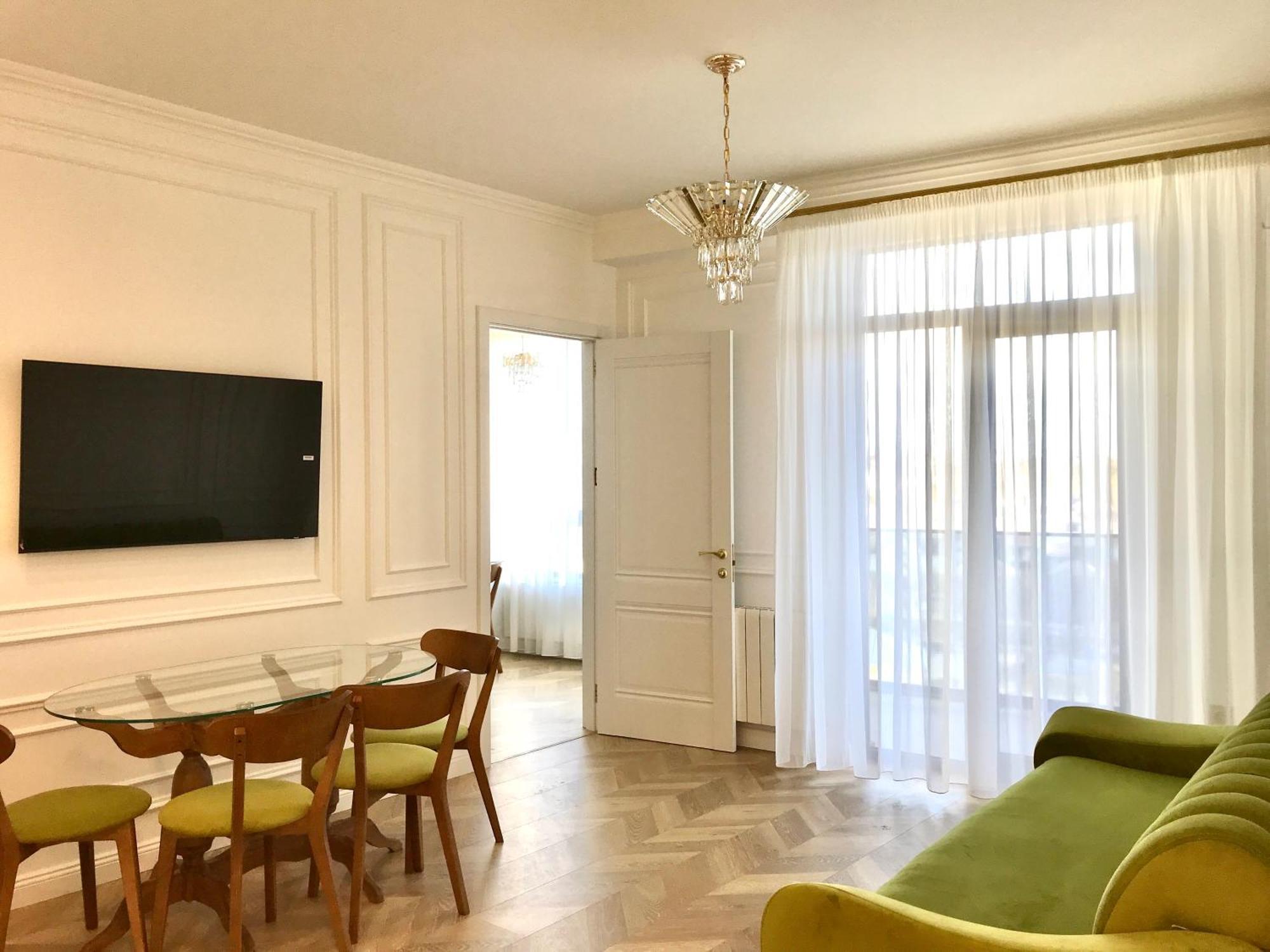 Brand New 1-Bedroom Apartment In City Centre Ґорі Екстер'єр фото